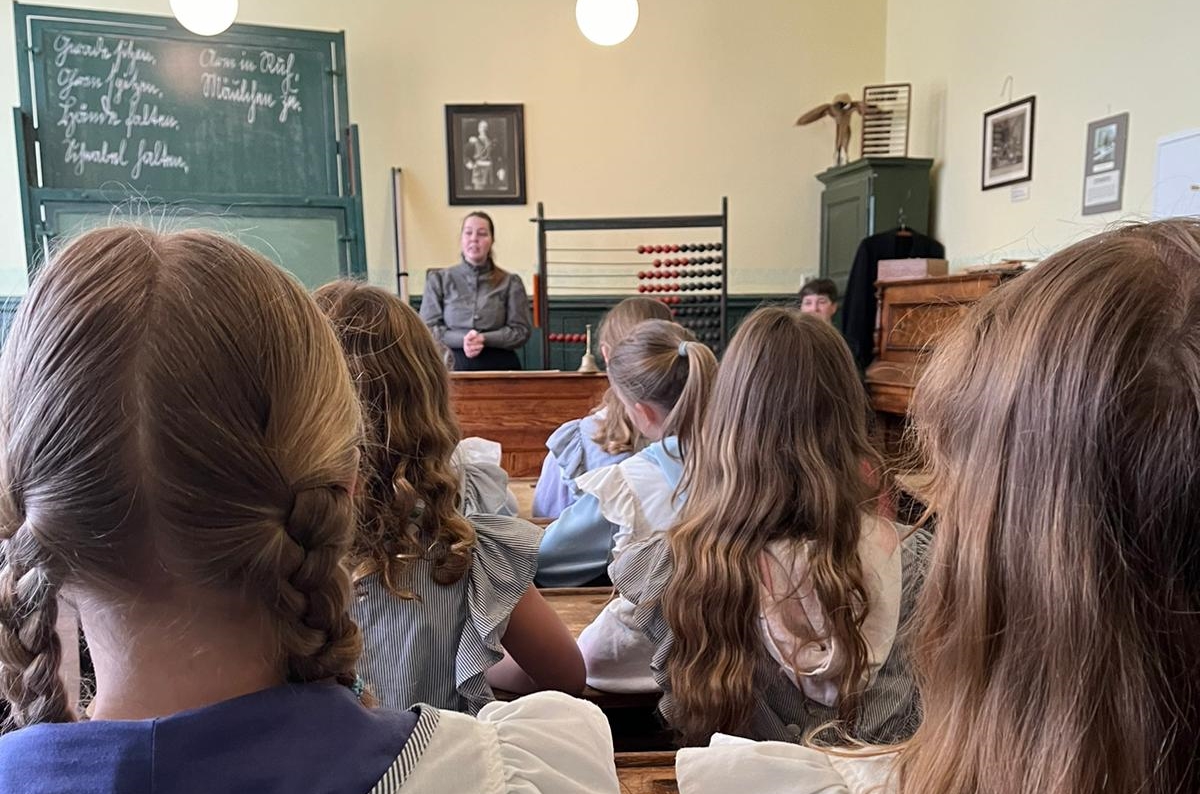 Still gestanden! - ein Besuch im Schulmuseum
